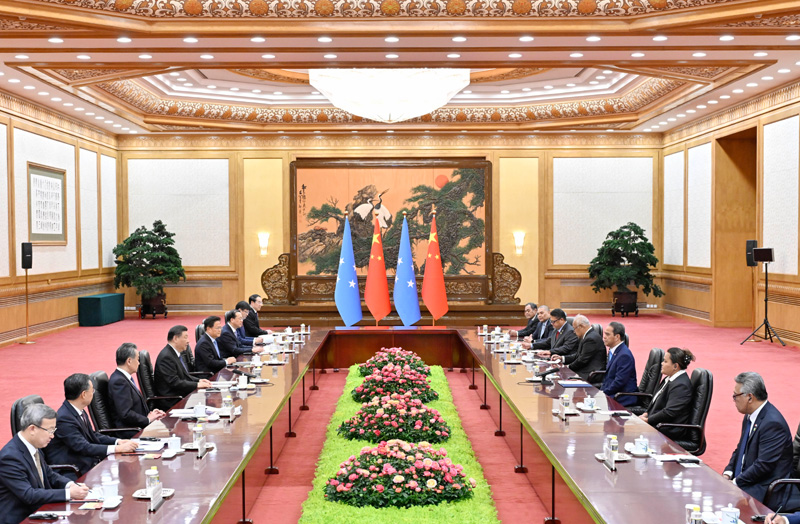 习近平同密克罗尼西亚联邦总统西米纳会谈