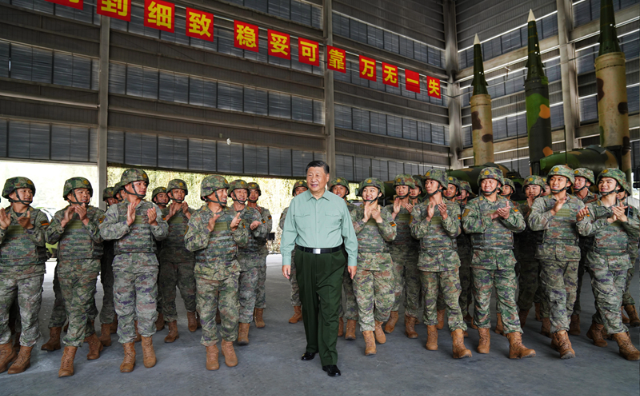 习近平在视察火箭军某旅时强调：坚持政治引领 强化使命担当 埋头苦干实干 提升战略导弹部队威慑和实战能力