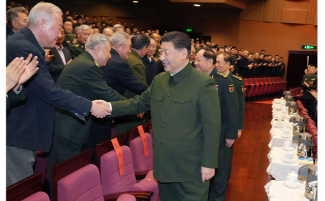 中央军委举行慰问驻京部队老干部迎新春演出 习近平向全军老同志祝贺新春