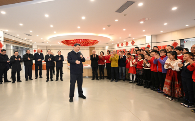 习近平春节前夕赴辽宁看望慰问基层干部群众
