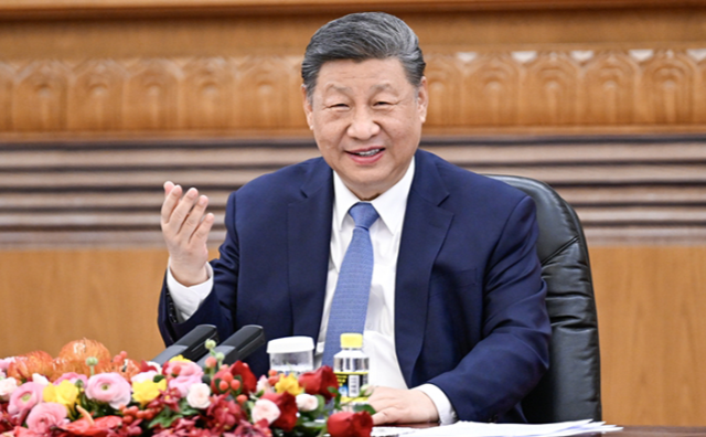习近平会见国际工商界代表